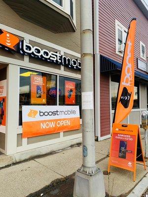 Next to Metro PCs, you will see our NEW BOOST mobile Retail Outlet, what is stopping u for getting new phones today ?