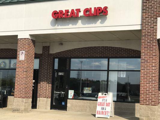 The Commerce Township Great Clips at 1729 Haggerty Highway is ready to service your hair care needs.