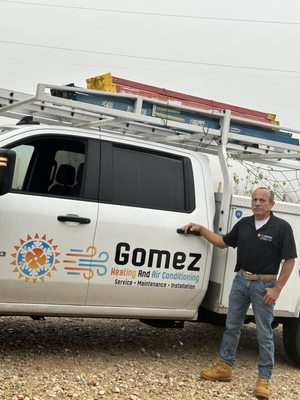 Owner of Gómez Heating and air conditioning.