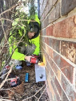 Tough spots? Bring 'em on! We're the electrical adventurers, conquering challenges one hedge at a time.