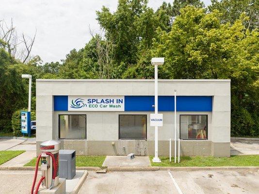 Get your car wash at Splash In located at 5537 Richmond Road, Williamsburg, VA!