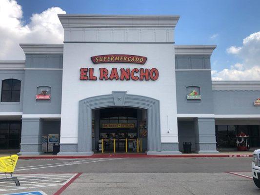 Encuentranos dentro del Rancho Super Mercado