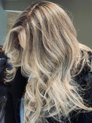 blonde balayage w/shadow root