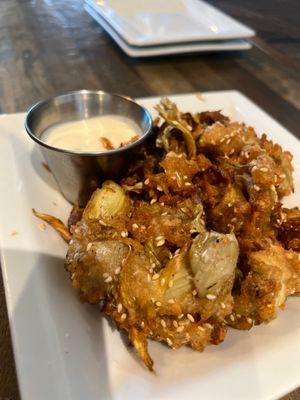 Crispy artichokes with herb and aioli sauce