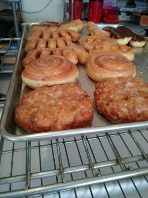 The best cinnamon rolls and apple fritters in the world