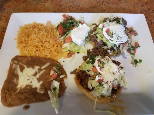 Corizo and steak sopes DELICIOUS...