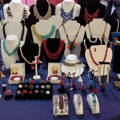 Fields Beads Handmade Jewelery

What's Handmade, It Never Fade!