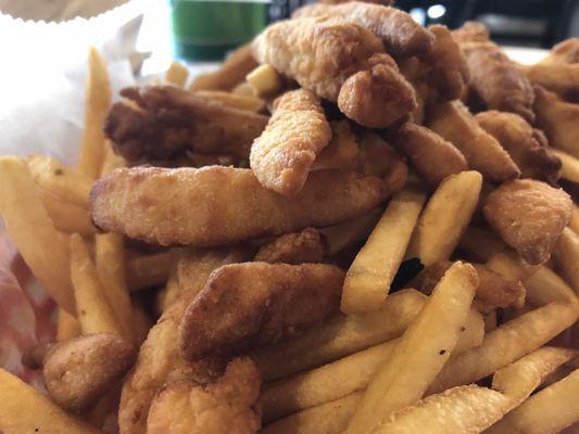 Llllooooonng clam strips -