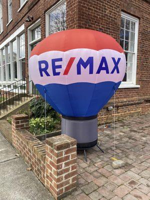 The small RE/MAX balloon, featured at one of our community classes for Real Estate Agents.