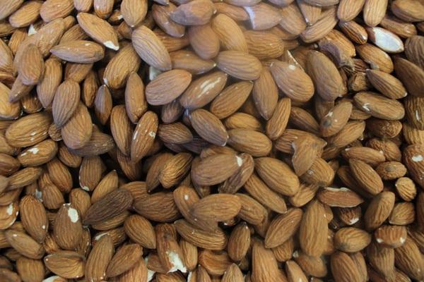 Fres Raw Almonds.