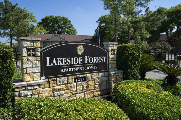 Lakeside Forest Apartments