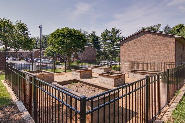 Community garden at Salem Ridge Apartments