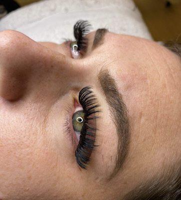 Volume lashes by Bailey