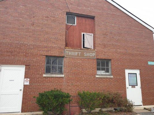 The Bragg N Barn Thrift Shop