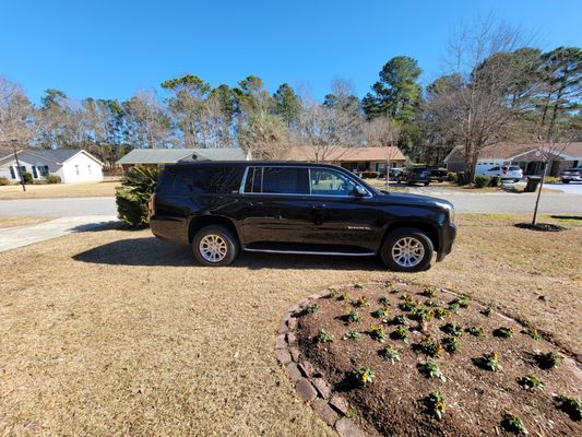 2020 GMC YUKON SLT
 CARRIES 7 PEOPLE