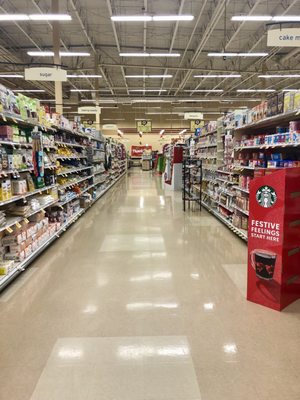 Hannaford Queensbury NY. Clean and well kept.