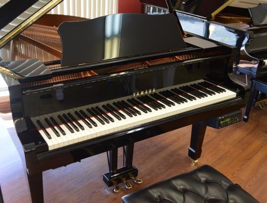 Yamaha C3 Disklavier Mark III Grand Piano 6'1" Ebony Polished with Silent System