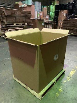 This Used 48x40x36 Heavy Duty Triple Wall Gaylord Box also known as a Bulk bin, Skid box, Pallet box, Bin box