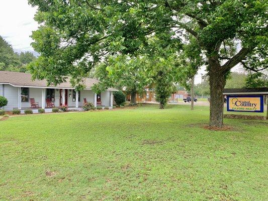 Front view of our real estate office in Hartford Alabama - Geneva County AL