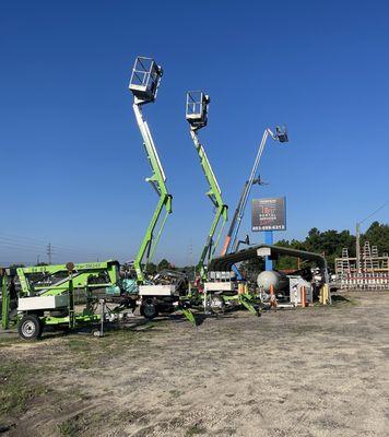 Articulated boom lifts available for rent https://www.thompsonrentalservices.com/