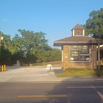 Oviedo Lodge Motel