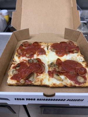 "Classic" Detroit Pizza Joint Square Pepperoni and Mushrooms!