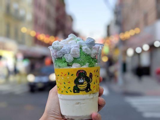 Lychee, Black Sesame, and Pandan Ice Cream Scoops topped with Mochi | Instagram: @telephonesmoothie