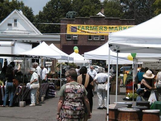 Downtown Highland Park Farmers Market, open Fridays June through November