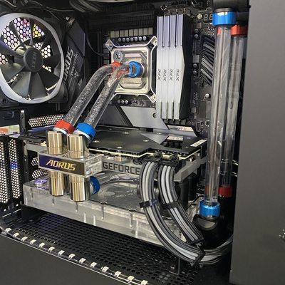 Performance & Compact gaming desktop computer