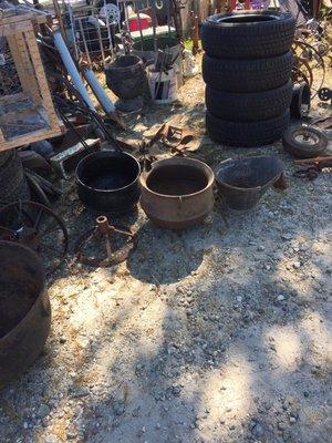 Vintage cast iron pot