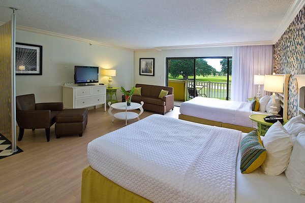 Miami Lakes Hotel and Golf Double Queen Room