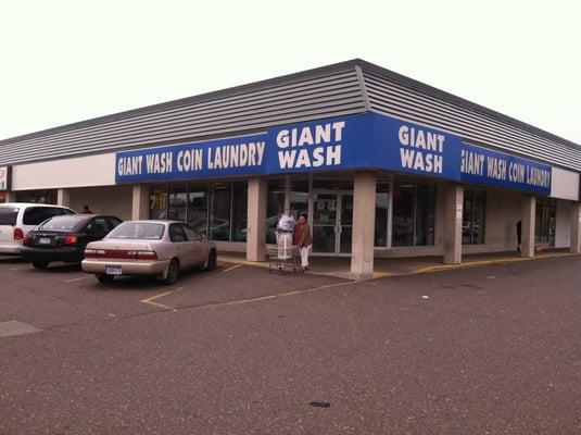 Giant Wash Coin Laundry