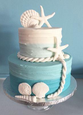 Textured buttercream icing with sugar shells