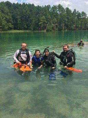 Two newly certified PADI Open Water Divers