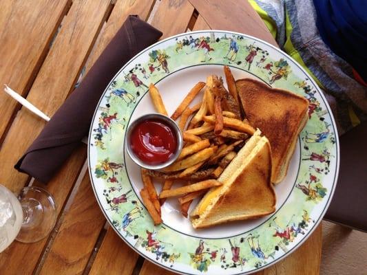 Grilled cheese with fries