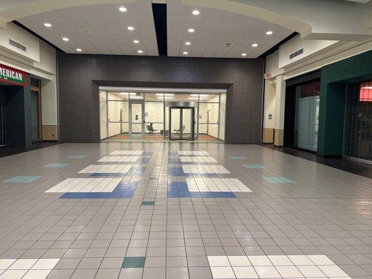 This mall is empty. It's so sad.