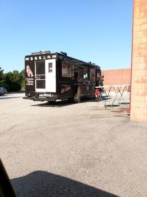 Cousin's Maine Lobster food truck tonight!