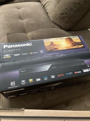 Robert gave me a free Panasonic UB-820 4K DVD player with my GZ1000U purchase