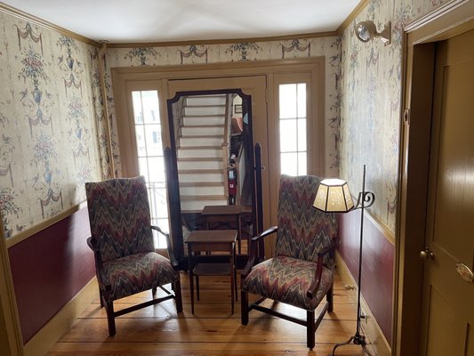 2nd floor sitting area