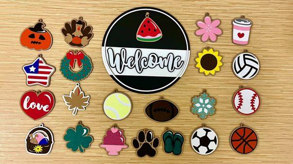 Welcome sign with interchangeable embellishments