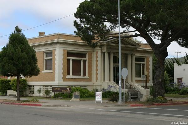 The Lompoc Museum focuses on the archeology and history of the Lompoc Valley and Santa Barbara County.