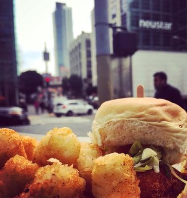 Moa fried(fried chicken slider($4)+Tatertots($3)=