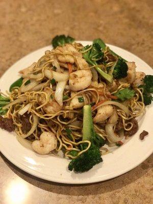 House special lo mein