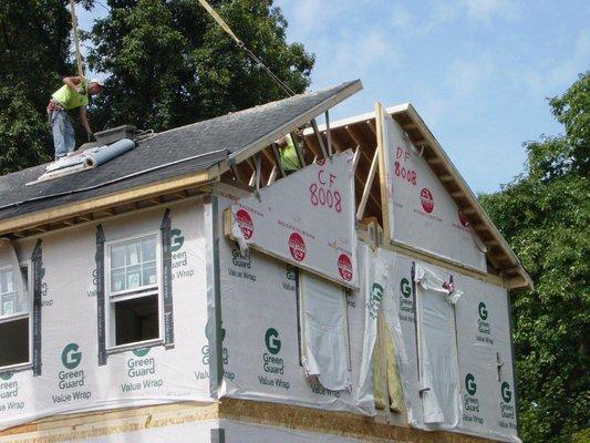 Installing Roof on Clifwood Beach Build