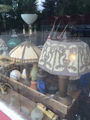 Yes...They've got lamps.