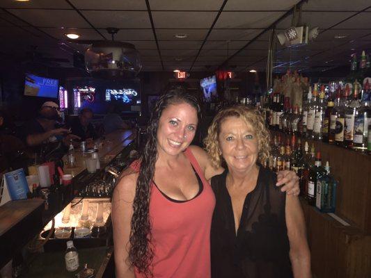 Bartender JoJo with Bartender Gloria from Metz 1