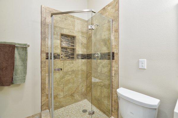 Corner shower