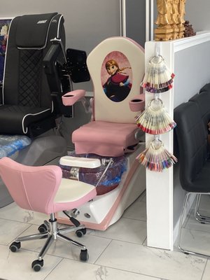 Kids pedicure chair