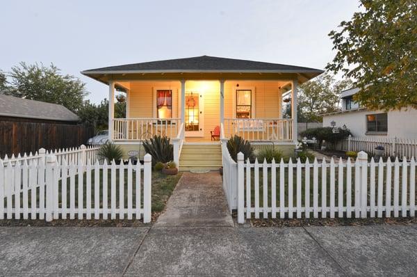 Downtown Yountville, Bungalow 2 bedrooms, 1 bath - guest unit Charming and classic - $894,900