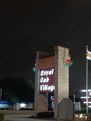 Royal Oaks Village